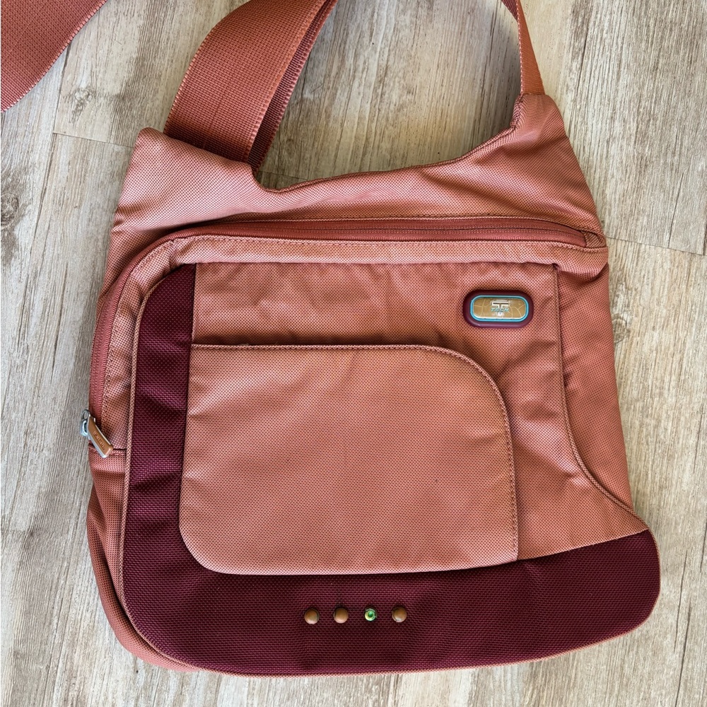 TUMI TECH Crossbody Bag Burnt Orange Unisex Read Description - Picture 2 of 8